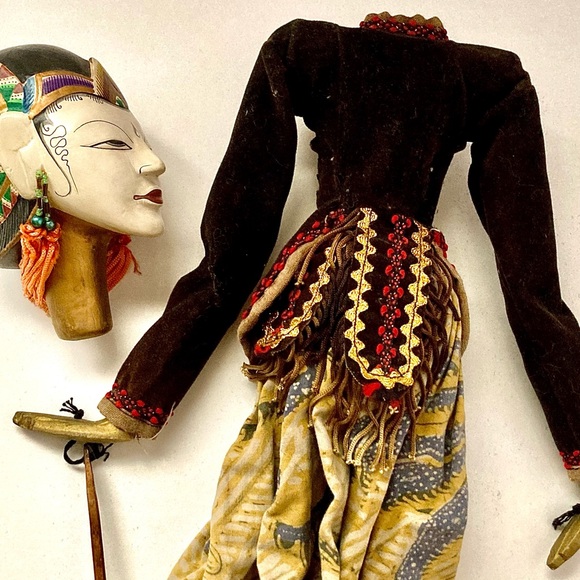 18 & 16” Wayang Golek Java Indonesia Asian Stick Marionettes & case. - Picture 9 of 12